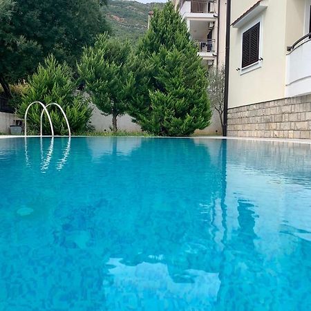 Lastochka.Mne Apartments Baošići Kültér fotó