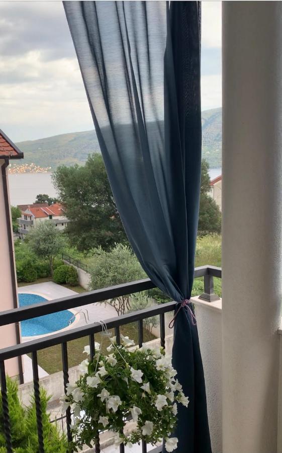 Lastochka.Mne Apartments Baošići Kültér fotó