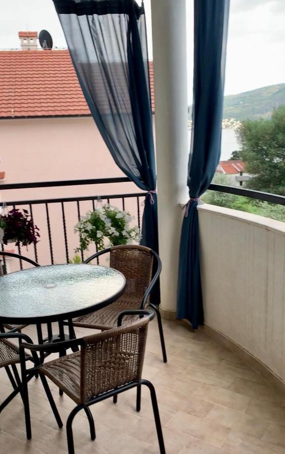 Lastochka.Mne Apartments Baošići Kültér fotó