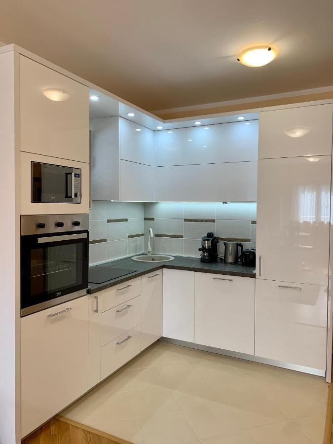 Lastochka.Mne Apartments Baošići Kültér fotó