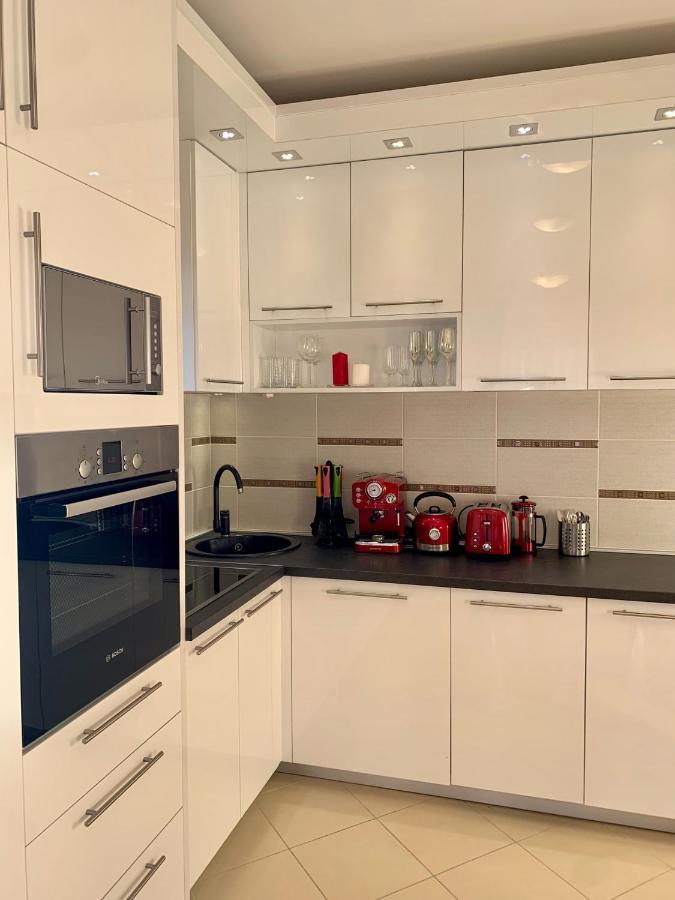 Lastochka.Mne Apartments Baošići Kültér fotó