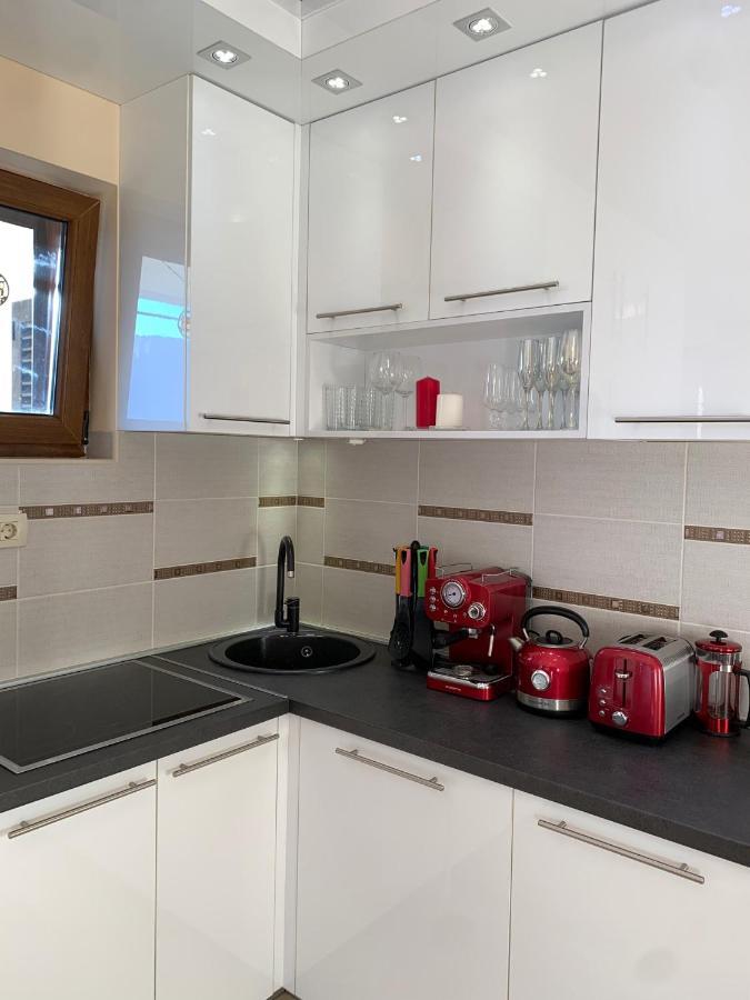 Lastochka.Mne Apartments Baošići Kültér fotó
