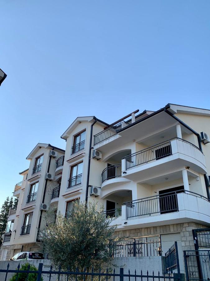 Lastochka.Mne Apartments Baošići Kültér fotó