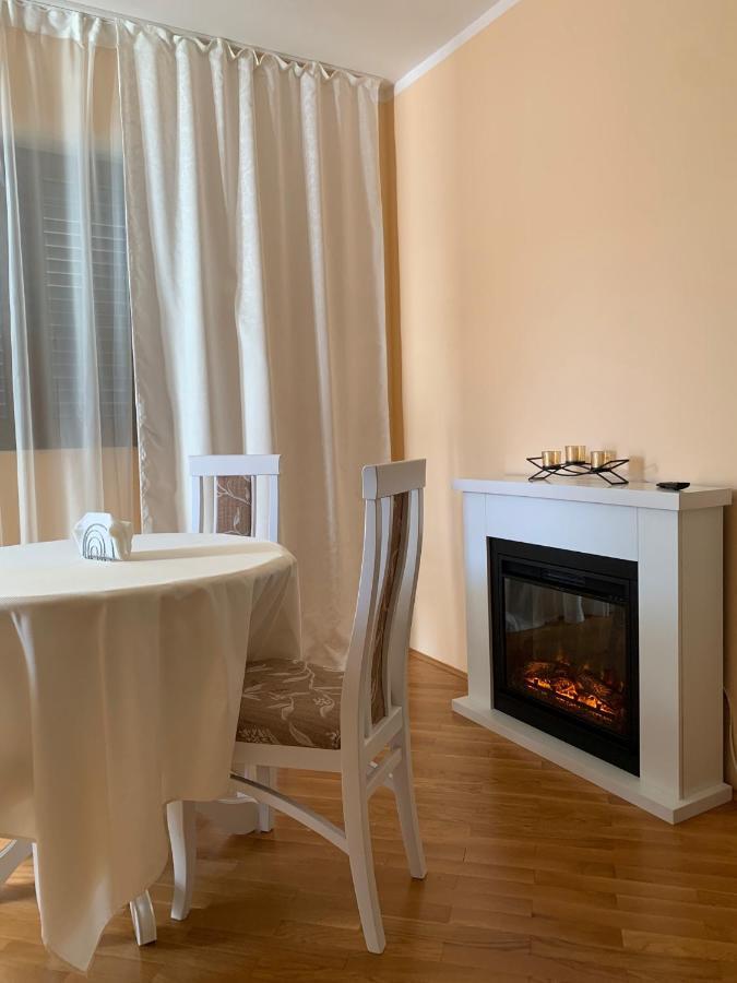Lastochka.Mne Apartments Baošići Kültér fotó